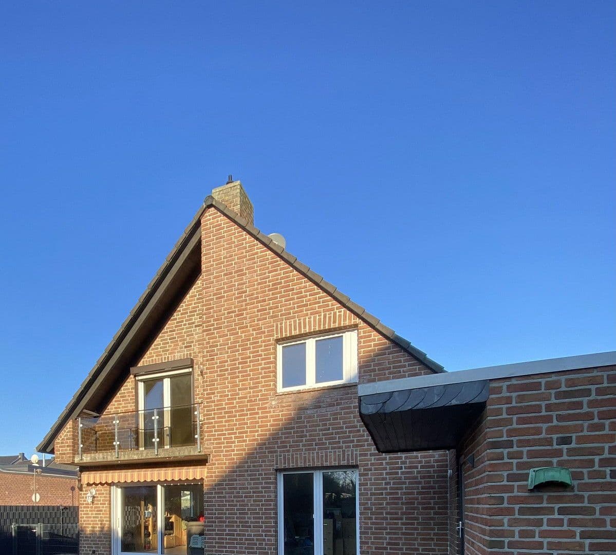 Prodej domu 138 m², pozemek 378 m², Nettetal, Severní Porýní-Vestfálsko Prodej domu 138 m², pozemek 378 m², Nettetal, Severní Porýní-Vestfálsko