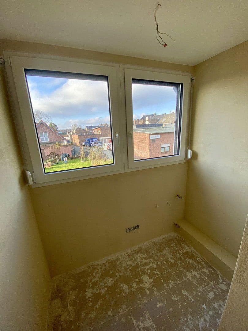 Prodej domu 138 m², pozemek 378 m², Nettetal, Severní Porýní-Vestfálsko Prodej domu 138 m², pozemek 378 m², Nettetal, Severní Porýní-Vestfálsko