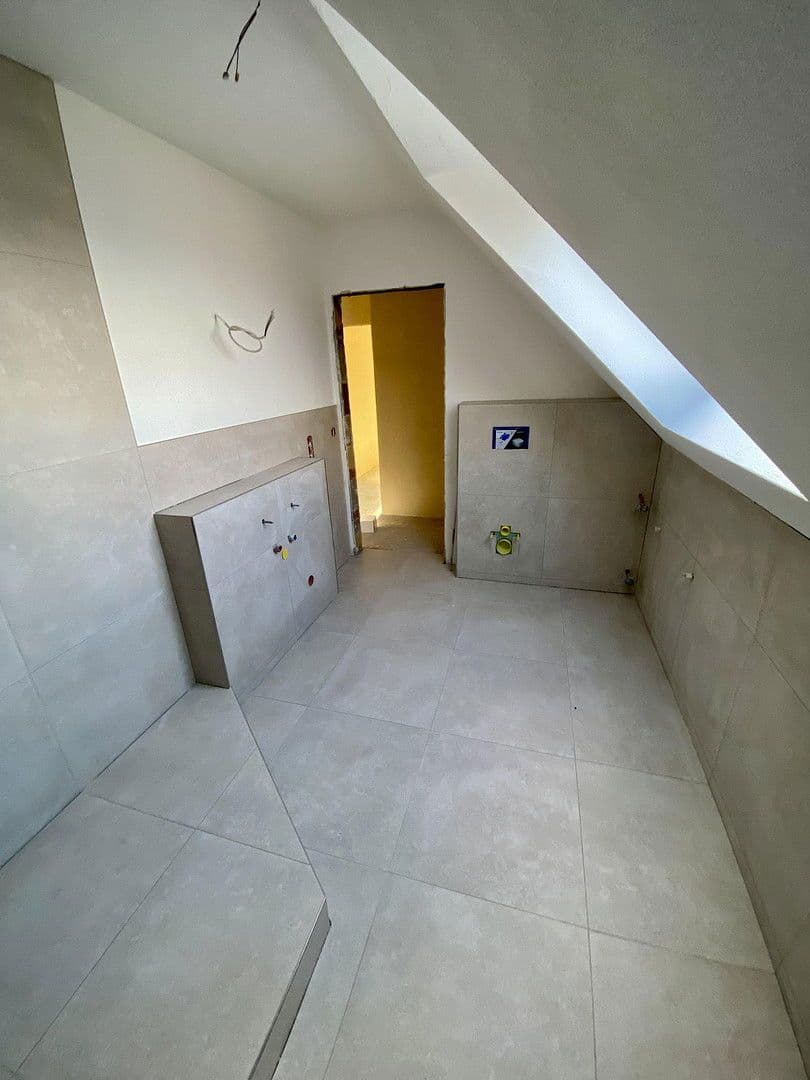 Prodej domu 138 m², pozemek 378 m², Nettetal, Severní Porýní-Vestfálsko Prodej domu 138 m², pozemek 378 m², Nettetal, Severní Porýní-Vestfálsko