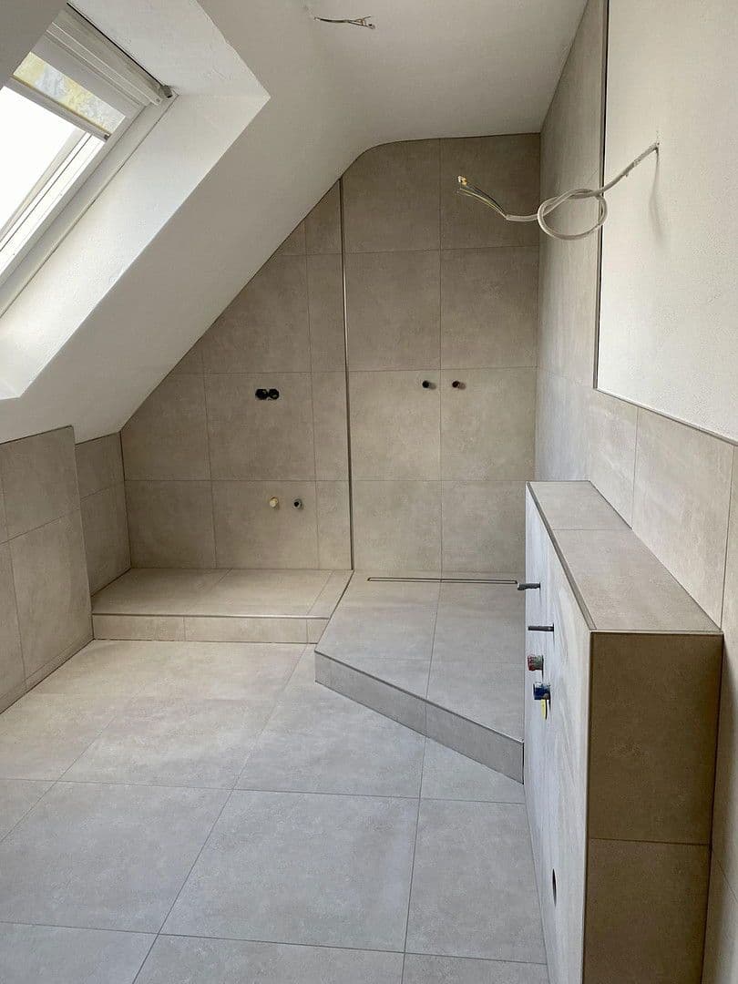 Prodej domu 138 m², pozemek 378 m², Nettetal, Severní Porýní-Vestfálsko Prodej domu 138 m², pozemek 378 m², Nettetal, Severní Porýní-Vestfálsko