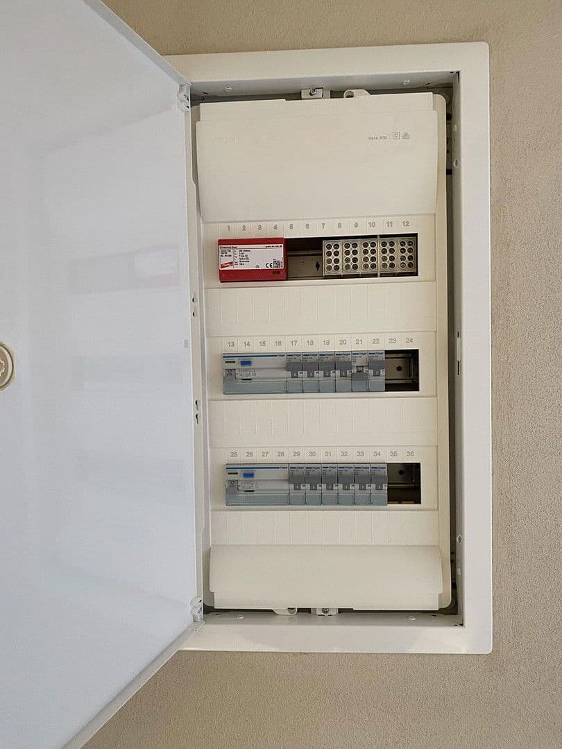 Prodej domu 138 m², pozemek 378 m², Nettetal, Severní Porýní-Vestfálsko Prodej domu 138 m², pozemek 378 m², Nettetal, Severní Porýní-Vestfálsko