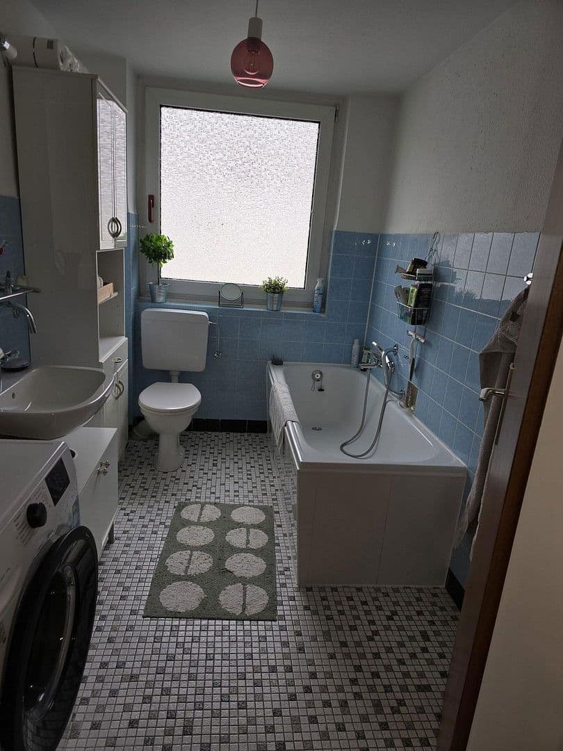 Pronájem bytu 2+1 69 m², Dönhoffstr. 32, Leverkusen, Severní Porýní-Vestfálsko Pronájem bytu 2+1 69 m², Dönhoffstr. 32, Leverkusen, Severní Porýní-Vestfálsko