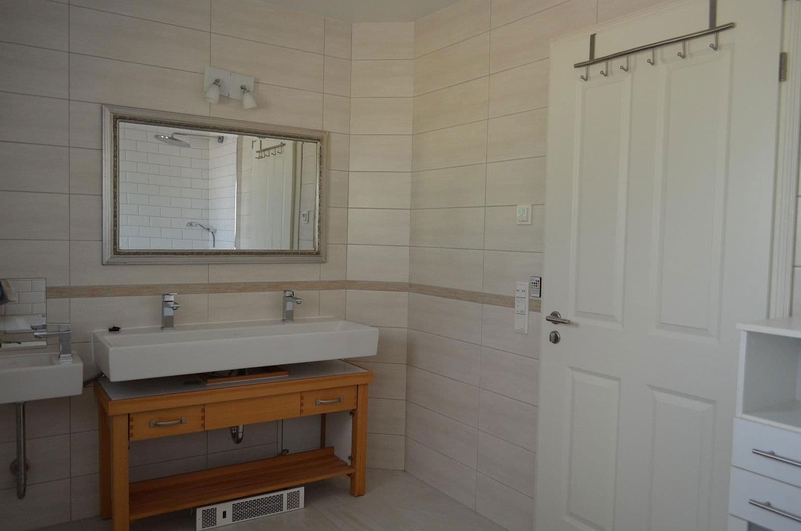 Prodej domu 250 m², pozemek 998 m², Krautgartenweg 3, Neckargemünd, Bádensko-Württembersko Prodej domu 250 m², pozemek 998 m², Krautgartenweg 3, Neckargemünd, Bádensko-Württembersko