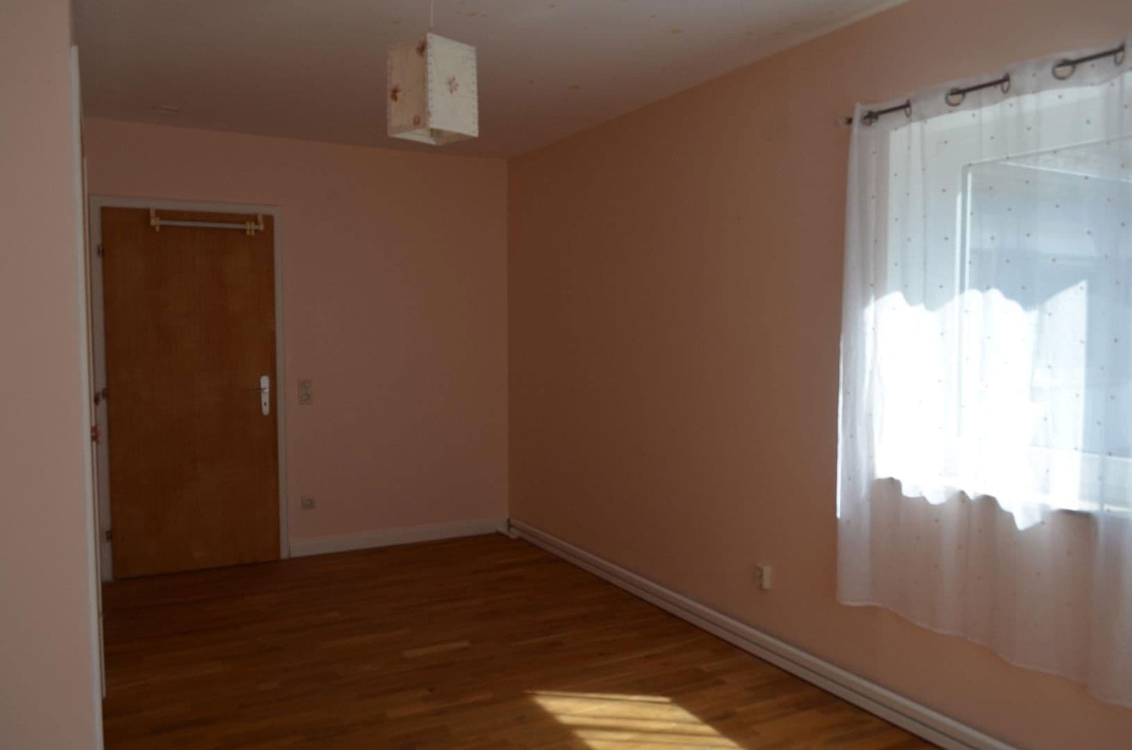 Prodej domu 250 m², pozemek 998 m², Krautgartenweg 3, Neckargemünd, Bádensko-Württembersko Prodej domu 250 m², pozemek 998 m², Krautgartenweg 3, Neckargemünd, Bádensko-Württembersko