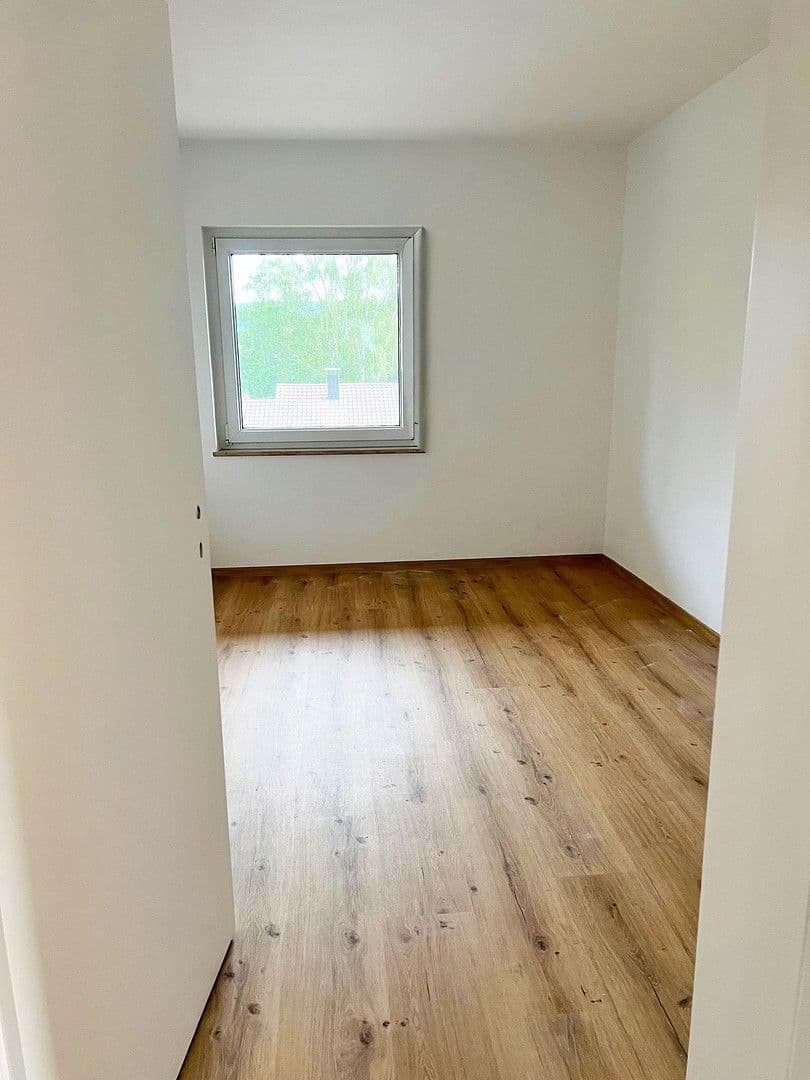 Pronájem bytu 4+1 88 m², Eichbrunnenweg 13, Weißenburg in Bayern, Bavorsko Pronájem bytu 4+1 88 m², Eichbrunnenweg 13, Weißenburg in Bayern, Bavorsko