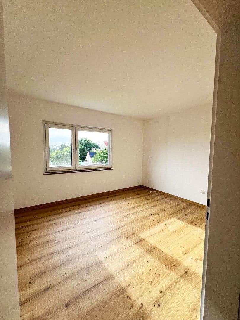 Pronájem bytu 4+1 88 m², Eichbrunnenweg 13, Weißenburg in Bayern, Bavorsko Pronájem bytu 4+1 88 m², Eichbrunnenweg 13, Weißenburg in Bayern, Bavorsko