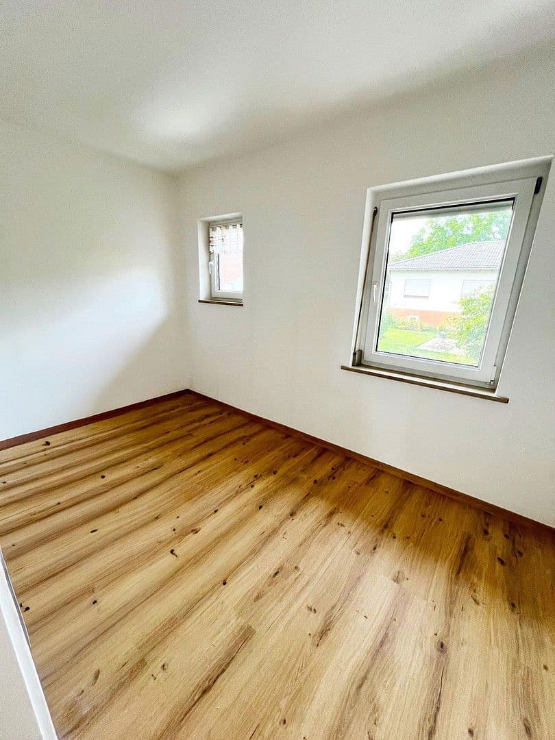 Pronájem bytu 4+1 88 m², Eichbrunnenweg 13, Weißenburg in Bayern, Bavorsko Pronájem bytu 4+1 88 m², Eichbrunnenweg 13, Weißenburg in Bayern, Bavorsko