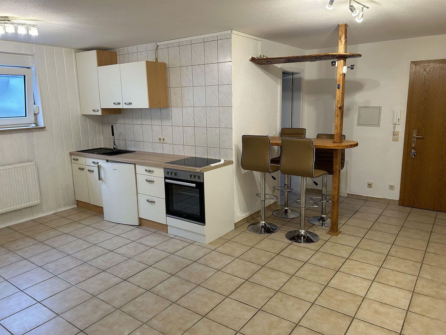 Pronájem bytu 1+1 33 m², Stutensee, Bádensko-Württembersko Pronájem bytu 1+1 33 m², Stutensee, Bádensko-Württembersko