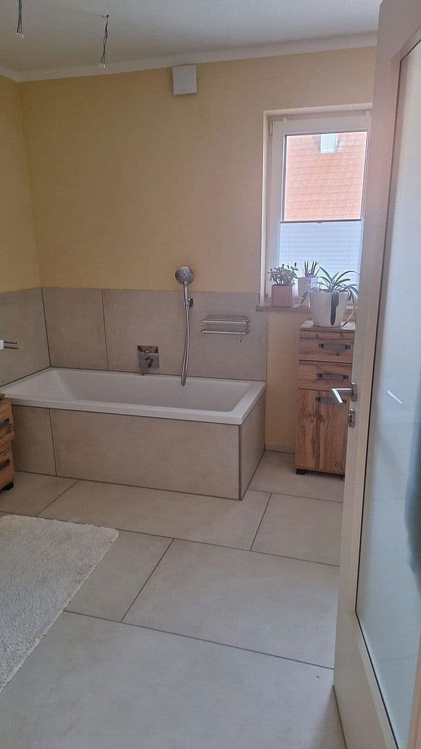 Pronájem domu 145 m², pozemek 500 m², Pfaffenhofen, Bavorsko Pronájem domu 145 m², pozemek 500 m², Pfaffenhofen, Bavorsko