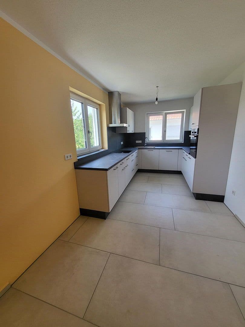 Pronájem domu 145 m², pozemek 500 m², Pfaffenhofen, Bavorsko Pronájem domu 145 m², pozemek 500 m², Pfaffenhofen, Bavorsko