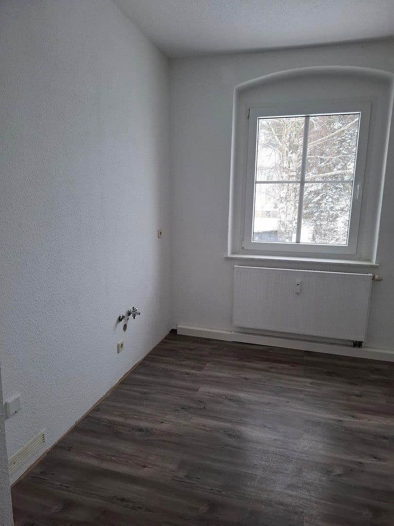 Pronájem bytu 2+1 59 m², Marxstr. 5, Saský Jindřichov, Sasko Pronájem bytu 2+1 59 m², Marxstr. 5, Saský Jindřichov, Sasko