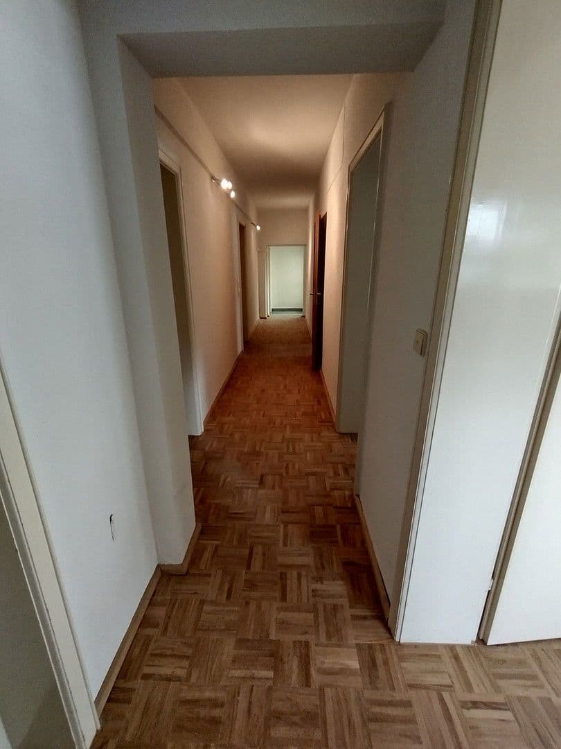 Pronájem bytu 3+1 119 m², Schwimmbadstraße 7, Bad Herrenalb, Bádensko-Württembersko Pronájem bytu 3+1 119 m², Schwimmbadstraße 7, Bad Herrenalb, Bádensko-Württembersko