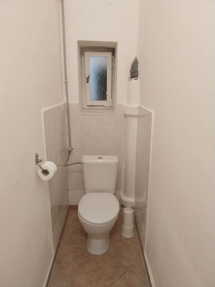 Pronájem bytu 2+1 50 m², Hronovická, Pardubice, Pardubický kraj Pronájem bytu 2+1 50 m², Hronovická, Pardubice, Pardubický kraj