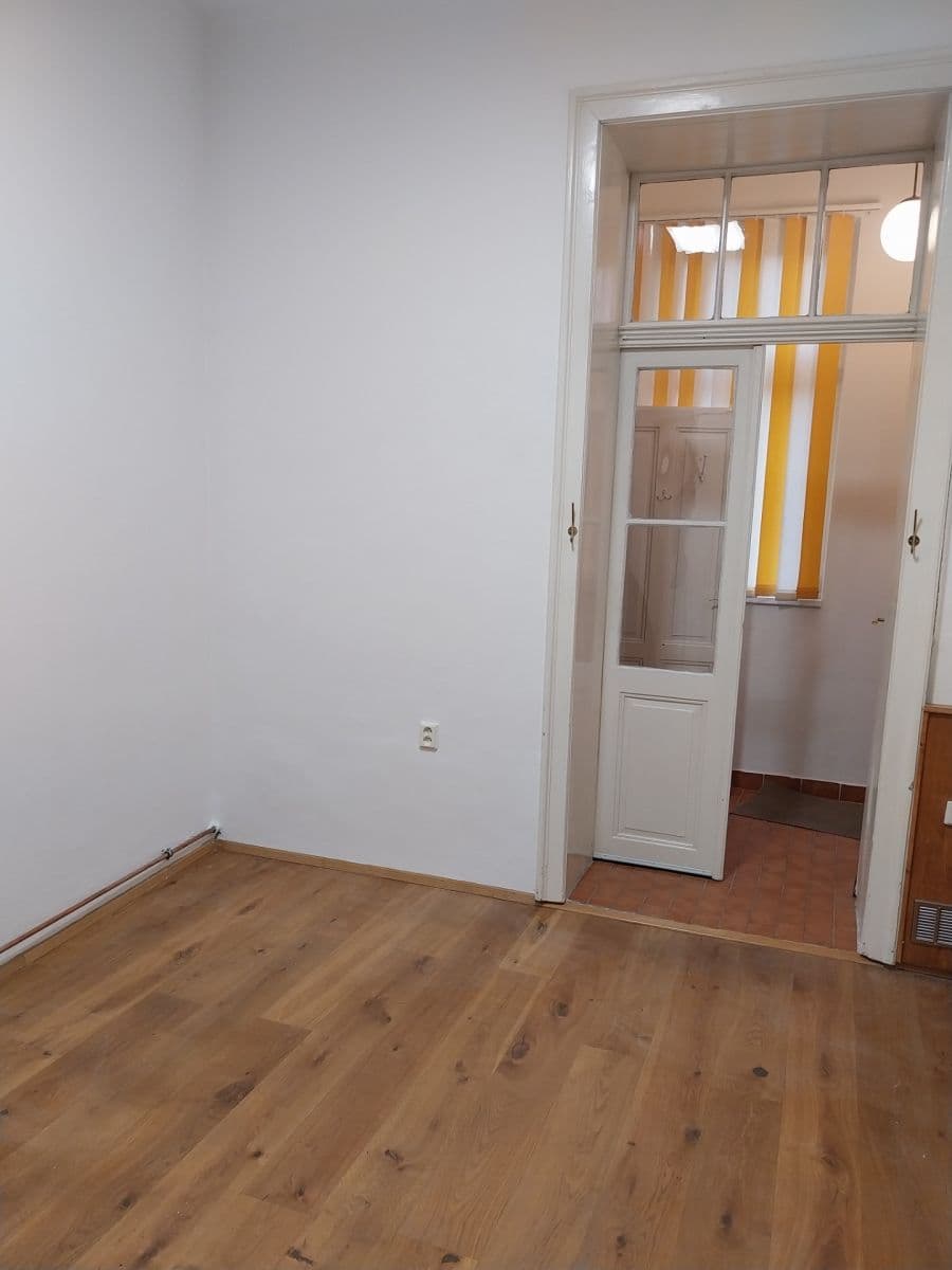 Pronájem bytu 2+1 50 m², Hronovická, Pardubice, Pardubický kraj Pronájem bytu 2+1 50 m², Hronovická, Pardubice, Pardubický kraj