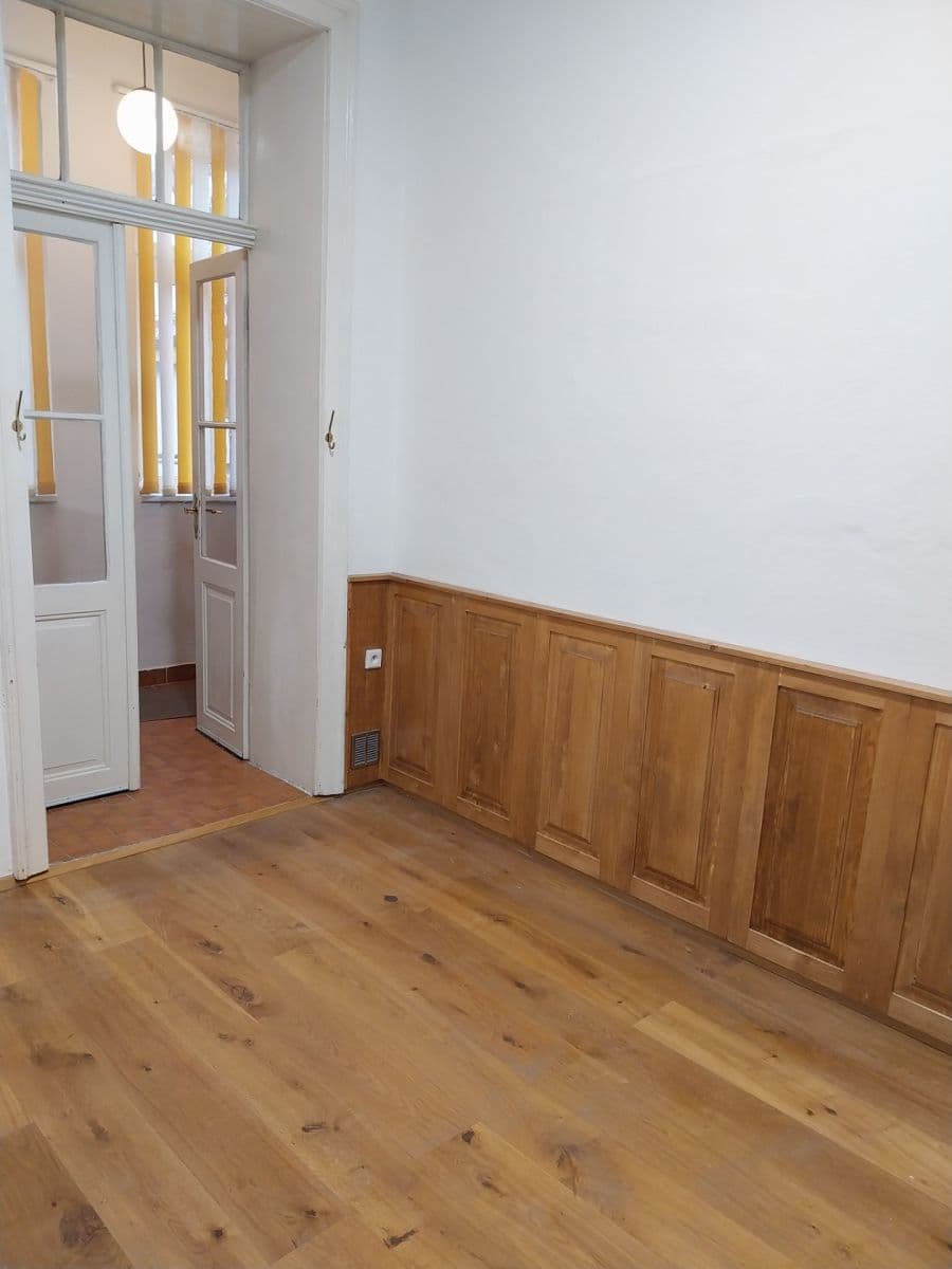 Pronájem bytu 2+1 50 m², Hronovická, Pardubice, Pardubický kraj Pronájem bytu 2+1 50 m², Hronovická, Pardubice, Pardubický kraj
