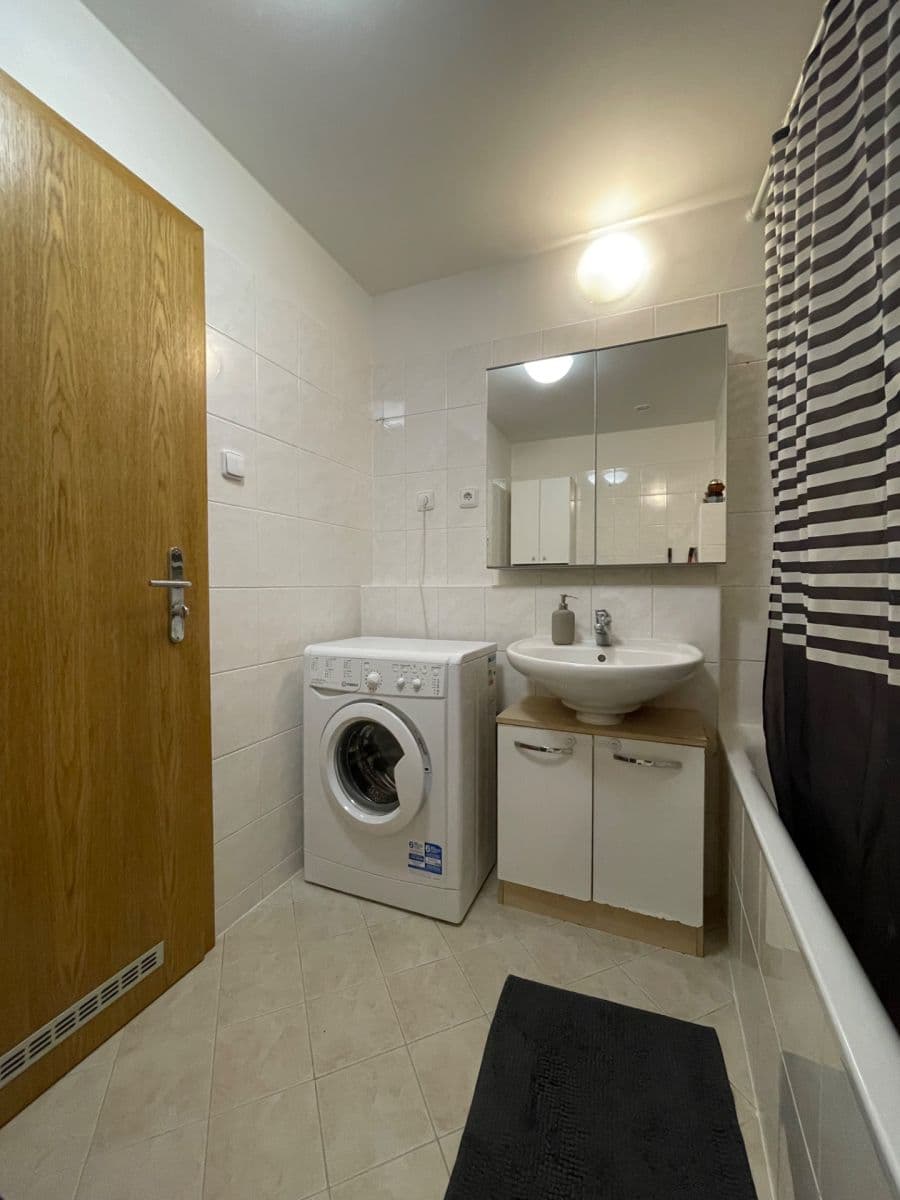 Prodej bytu 2+kk 65 m², Petržílkova, Praha, Praha Prodej bytu 2+kk 65 m², Petržílkova, Praha, Praha