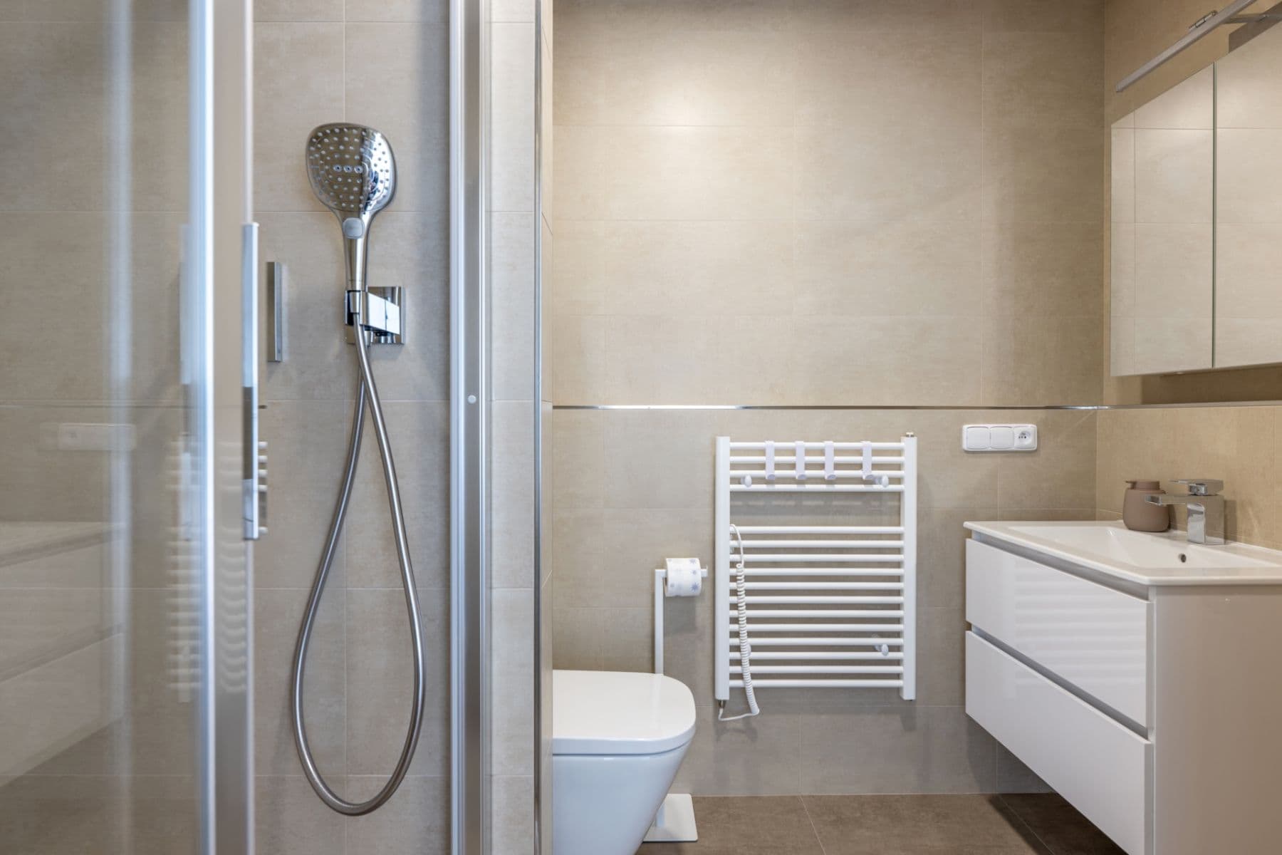 Pronájem bytu 1+1 35 m², Sezemická, Hradec Králové, Královéhradecký kraj Pronájem bytu 1+1 35 m², Sezemická, Hradec Králové, Královéhradecký kraj