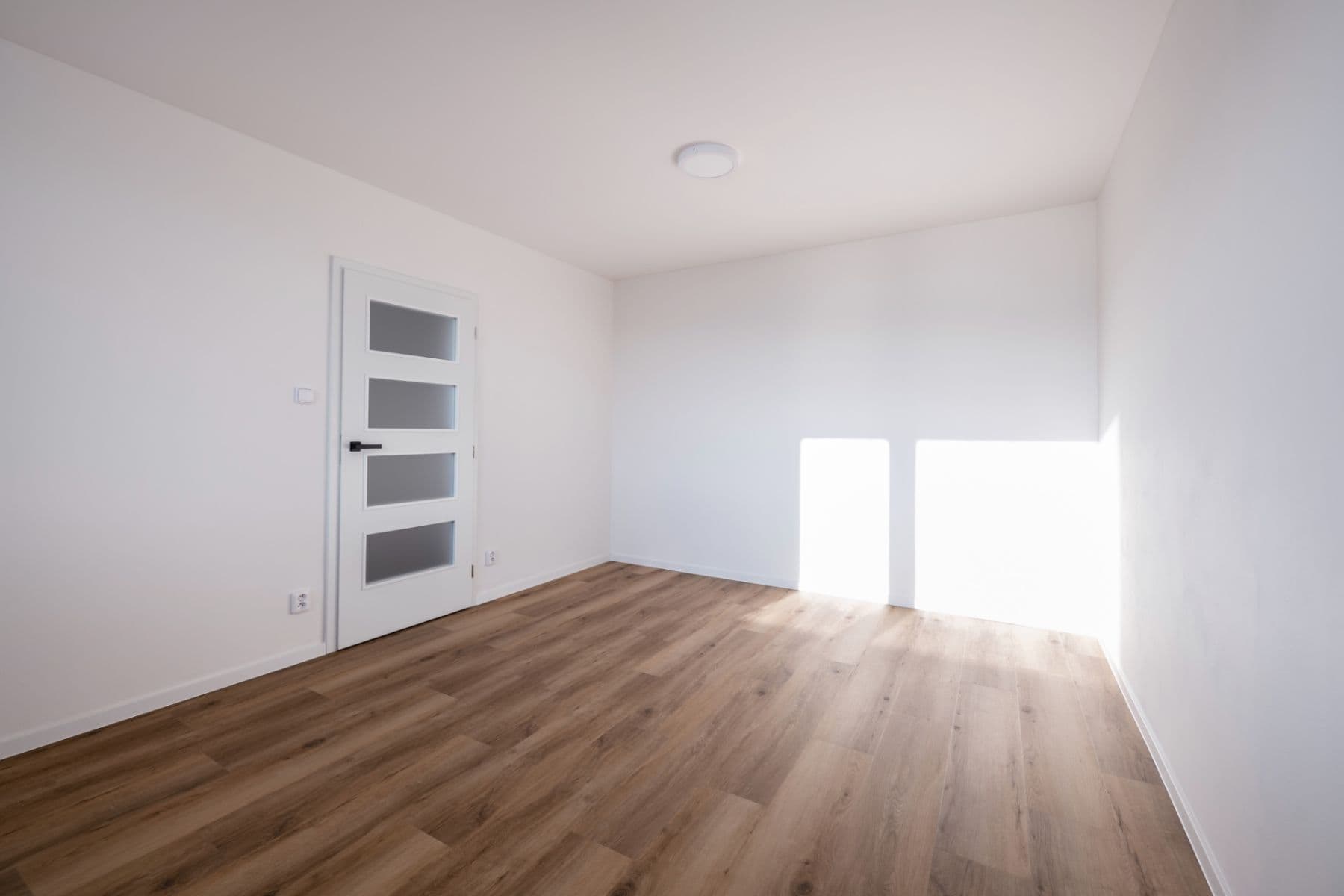 Pronájem bytu 1+1 35 m², Sezemická, Hradec Králové, Královéhradecký kraj Pronájem bytu 1+1 35 m², Sezemická, Hradec Králové, Královéhradecký kraj