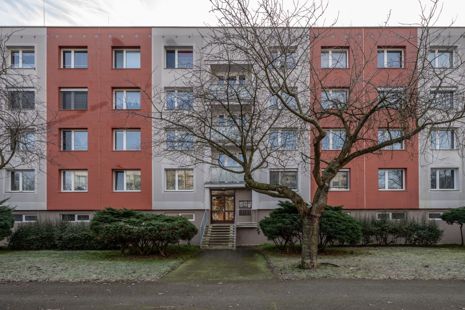 Pronájem bytu 1+1 35 m², Sezemická, Hradec Králové, Královéhradecký kraj Pronájem bytu 1+1 35 m², Sezemická, Hradec Králové, Královéhradecký kraj