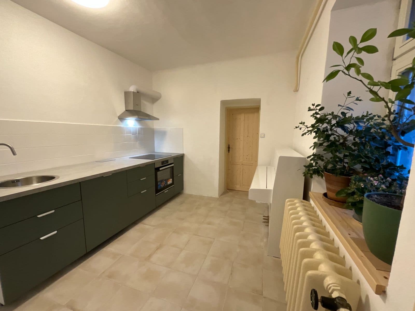 Pronájem bytu 1+1 38 m², nám. Krále Jiřího z Poděbrad, Řevnice, Středočeský kraj Pronájem bytu 1+1 38 m², nám. Krále Jiřího z Poděbrad, Řevnice, Středočeský kraj