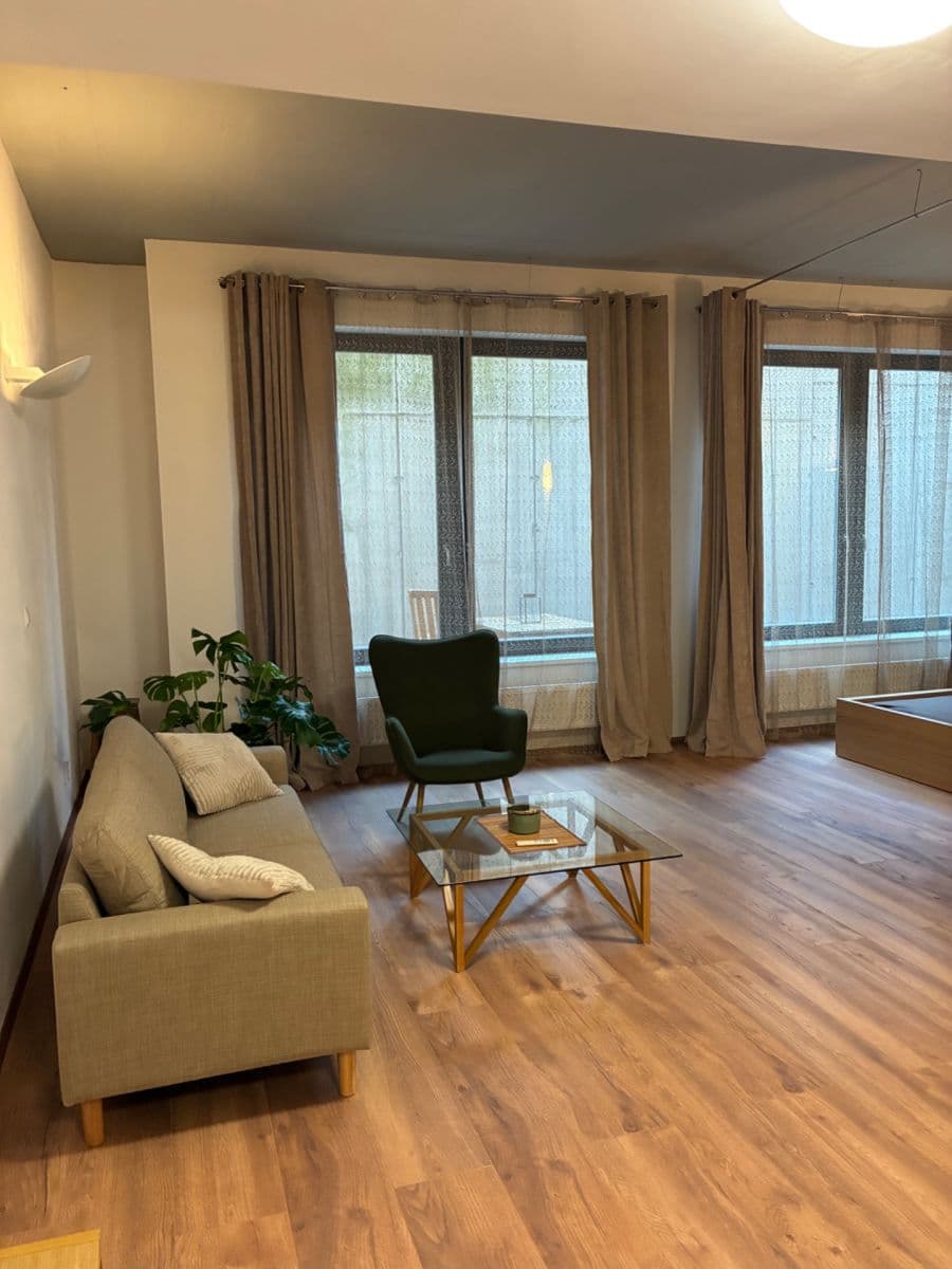 Pronájem bytu 2+kk 92 m², Pod Dvorem, Praha, Praha Pronájem bytu 2+kk 92 m², Pod Dvorem, Praha, Praha
