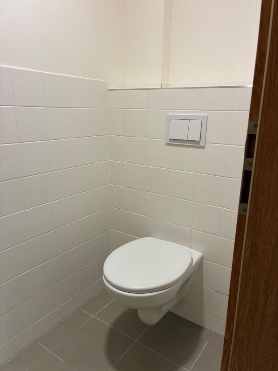 Pronájem bytu 2+kk 92 m², Pod Dvorem, Praha, Praha Pronájem bytu 2+kk 92 m², Pod Dvorem, Praha, Praha