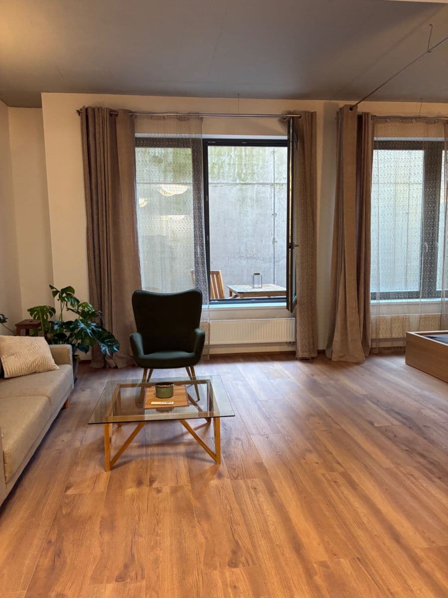 Pronájem bytu 2+kk 92 m², Pod Dvorem, Praha, Praha Pronájem bytu 2+kk 92 m², Pod Dvorem, Praha, Praha