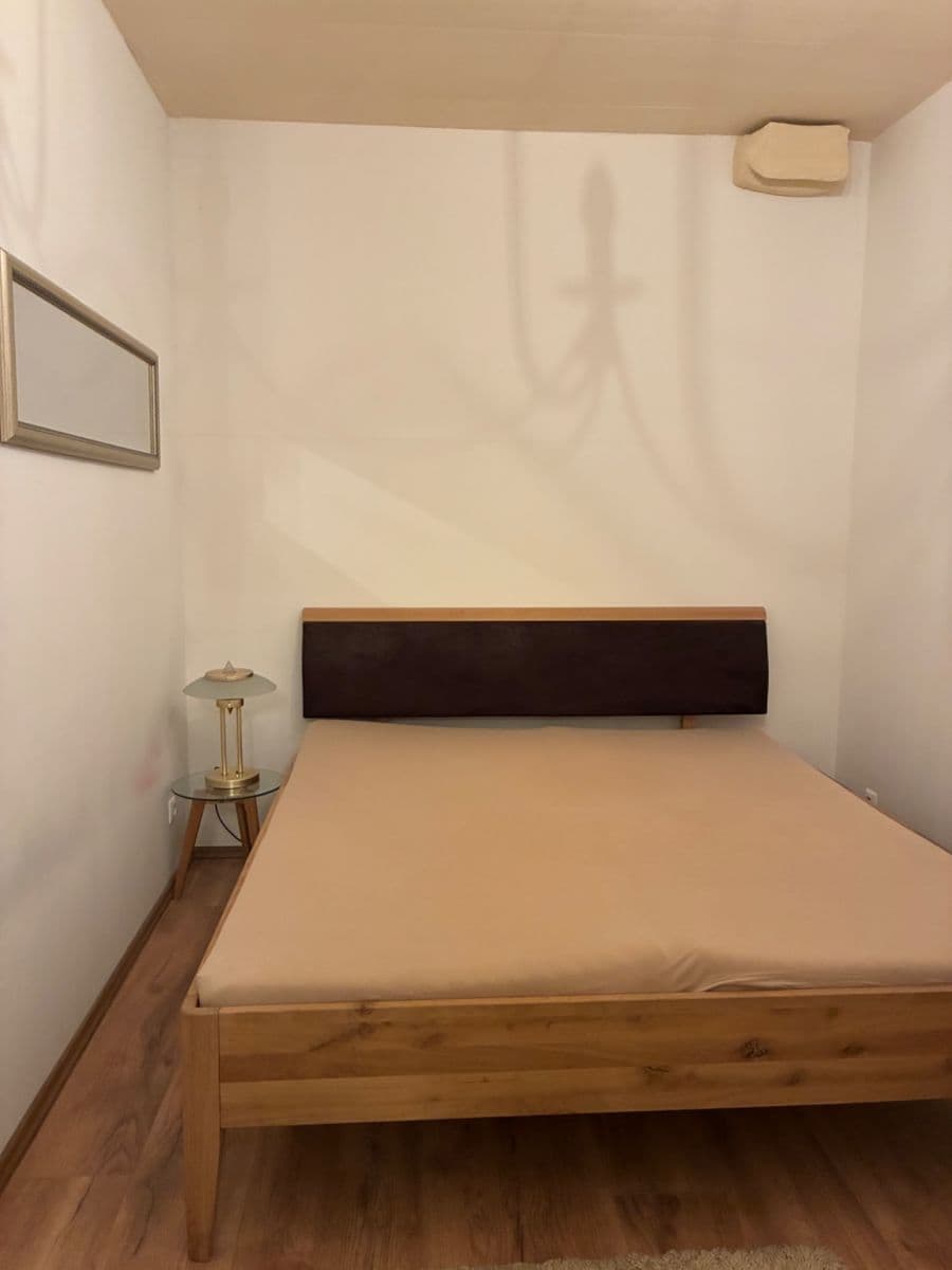 Pronájem bytu 2+kk 43 m², Pod Dvorem, Praha, Praha Pronájem bytu 2+kk 43 m², Pod Dvorem, Praha, Praha