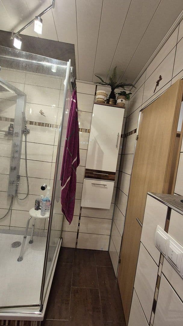 Prodej domu 210 m², pozemek 480 m², Ringstr., 9, Remshalden, Bádensko-Württembersko Prodej domu 210 m², pozemek 480 m², Ringstr., 9, Remshalden, Bádensko-Württembersko