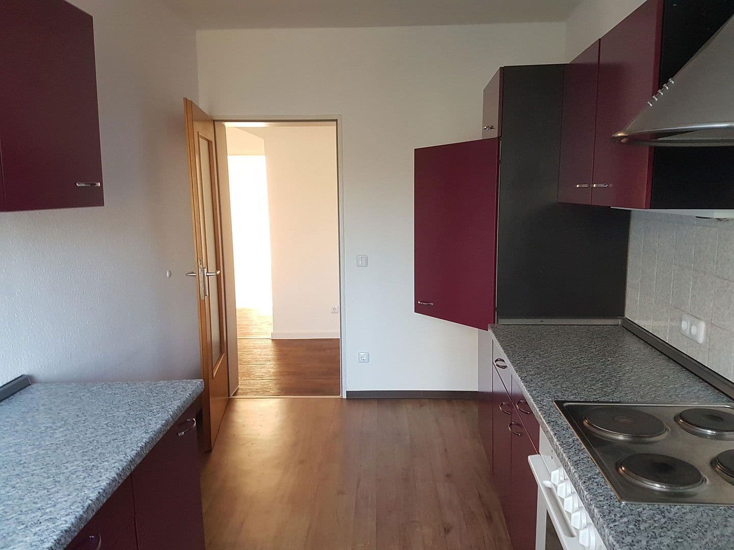 Pronájem bytu 3+1 80 m², Bonn, Severní Porýní-Vestfálsko Pronájem bytu 3+1 80 m², Bonn, Severní Porýní-Vestfálsko