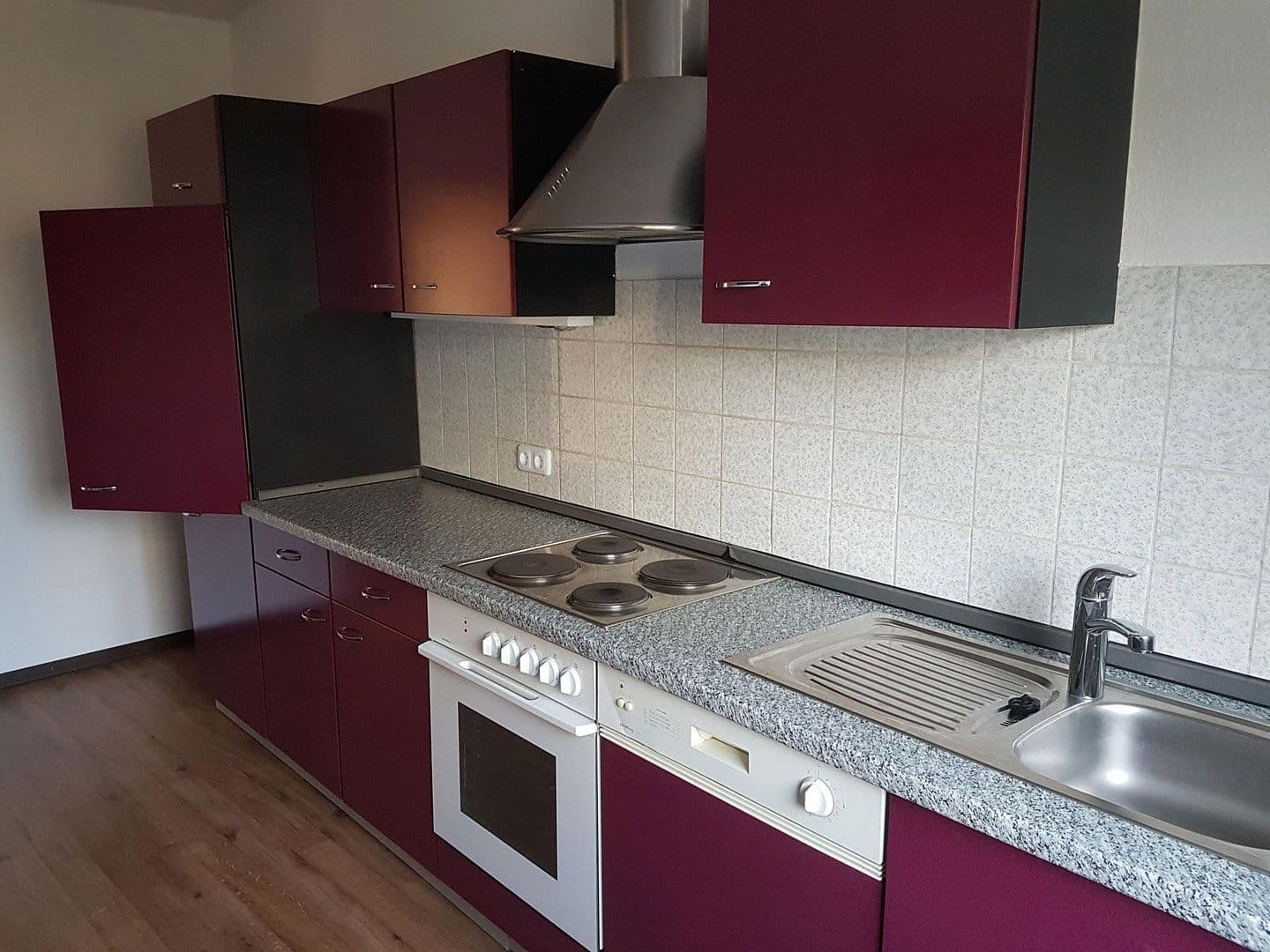 Pronájem bytu 3+1 80 m², Bonn, Severní Porýní-Vestfálsko Pronájem bytu 3+1 80 m², Bonn, Severní Porýní-Vestfálsko