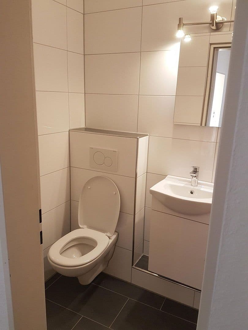 Pronájem bytu 3+1 80 m², Bonn, Severní Porýní-Vestfálsko Pronájem bytu 3+1 80 m², Bonn, Severní Porýní-Vestfálsko