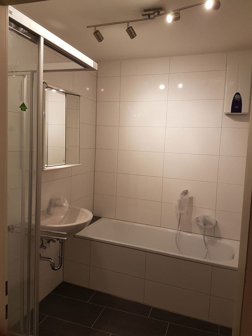 Pronájem bytu 3+1 80 m², Bonn, Severní Porýní-Vestfálsko Pronájem bytu 3+1 80 m², Bonn, Severní Porýní-Vestfálsko