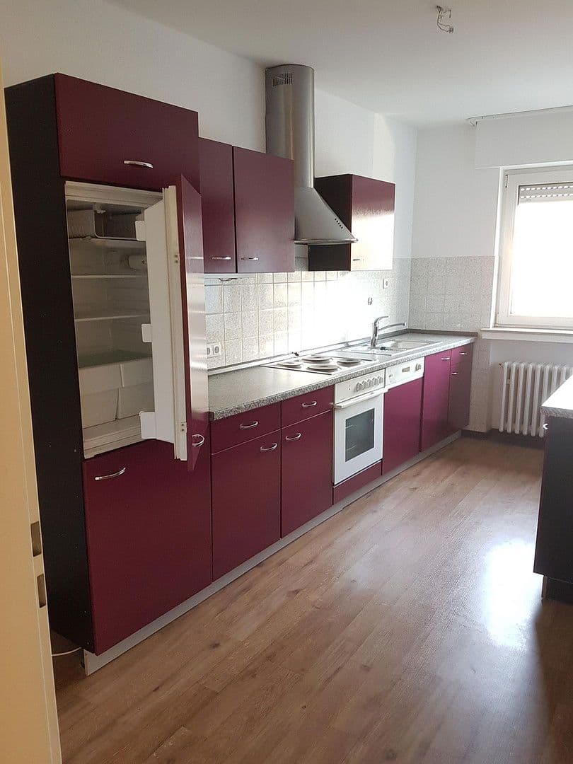 Pronájem bytu 3+1 80 m², Bonn, Severní Porýní-Vestfálsko Pronájem bytu 3+1 80 m², Bonn, Severní Porýní-Vestfálsko