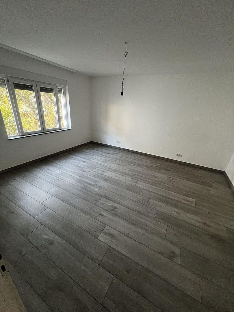 Pronájem bytu 4+1 120 m², An der Heringsmühle, Saarbrücken, Země Sársko Pronájem bytu 4+1 120 m², An der Heringsmühle, Saarbrücken, Země Sársko