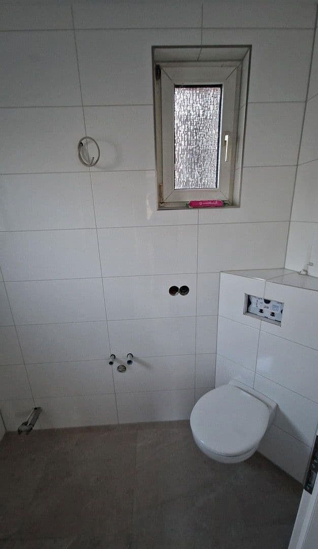 Pronájem domu 100 m², pozemek 250 m², Maudach, Porýní-Falc Pronájem domu 100 m², pozemek 250 m², Maudach, Porýní-Falc