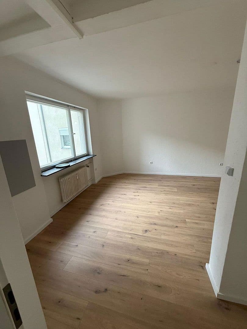 Pronájem bytu 2+1 60 m², Peter Henlein Straße 78, Nürnberg, Bavorsko Pronájem bytu 2+1 60 m², Peter Henlein Straße 78, Nürnberg, Bavorsko