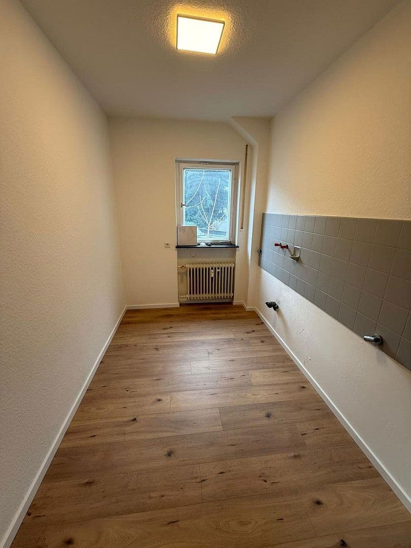 Pronájem bytu 2+1 60 m², Peter Henlein Straße 78, Nürnberg, Bavorsko Pronájem bytu 2+1 60 m², Peter Henlein Straße 78, Nürnberg, Bavorsko