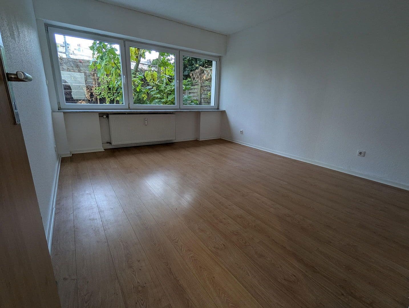 Prodej bytu 2+1 48 m², Köln, Severní Porýní-Vestfálsko Prodej bytu 2+1 48 m², Köln, Severní Porýní-Vestfálsko