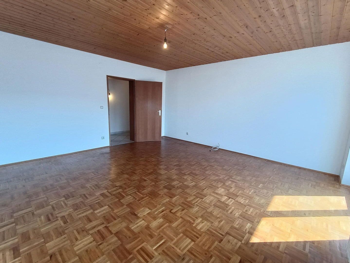 Prodej bytu 4+1 104 m², Friedenstr. 74, Nürnberg, Bavorsko Prodej bytu 4+1 104 m², Friedenstr. 74, Nürnberg, Bavorsko