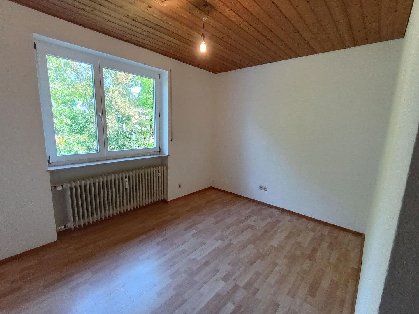 Prodej bytu 4+1 104 m², Friedenstr. 74, Nürnberg, Bavorsko Prodej bytu 4+1 104 m², Friedenstr. 74, Nürnberg, Bavorsko
