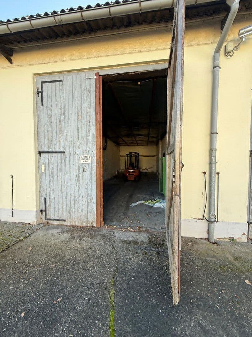 Pronájem garáže 84 m², Mutzschener Bahnhofstraße 77, Grimma, Sasko Pronájem garáže 84 m², Mutzschener Bahnhofstraße 77, Grimma, Sasko