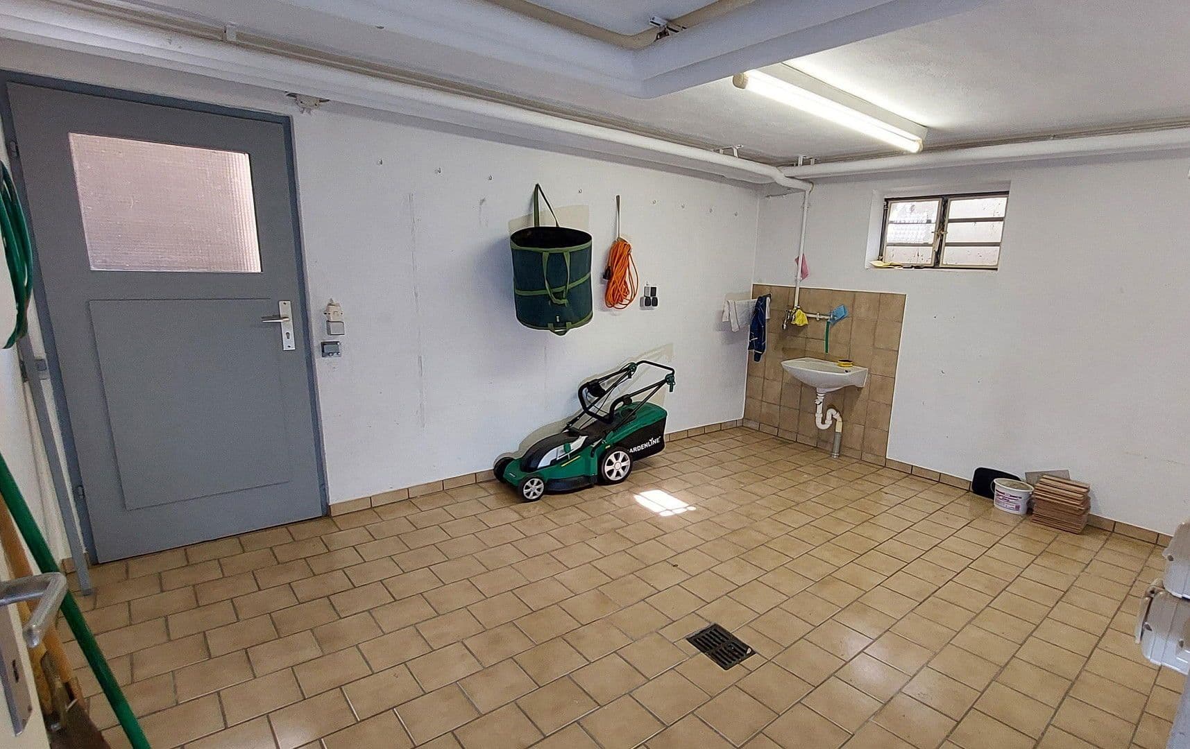 Prodej domu 128 m², pozemek 265 m², Fichtenhain 8, Göppingen, Bádensko-Württembersko Prodej domu 128 m², pozemek 265 m², Fichtenhain 8, Göppingen, Bádensko-Württembersko