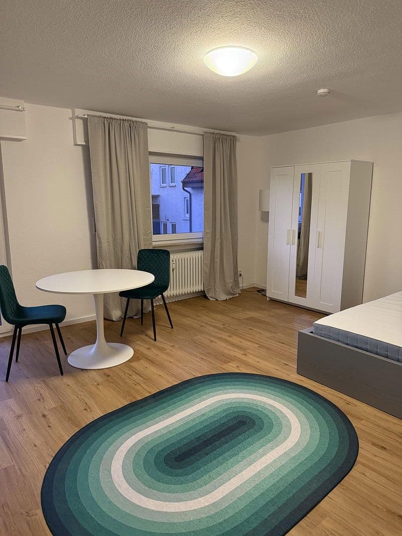 Pronájem bytu 3+1 72 m², Stuttgart, Bádensko-Württembersko Pronájem bytu 3+1 72 m², Stuttgart, Bádensko-Württembersko