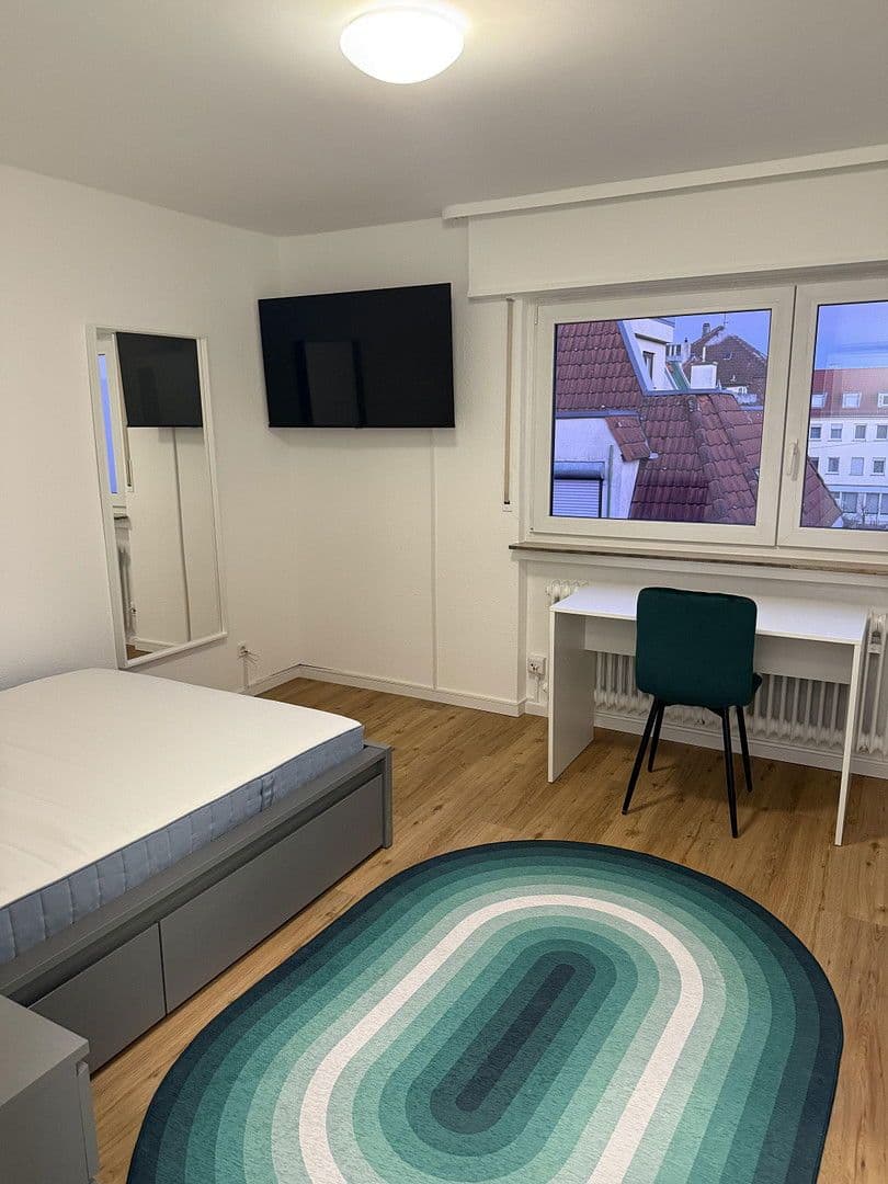 Pronájem bytu 3+1 72 m², Stuttgart, Bádensko-Württembersko Pronájem bytu 3+1 72 m², Stuttgart, Bádensko-Württembersko