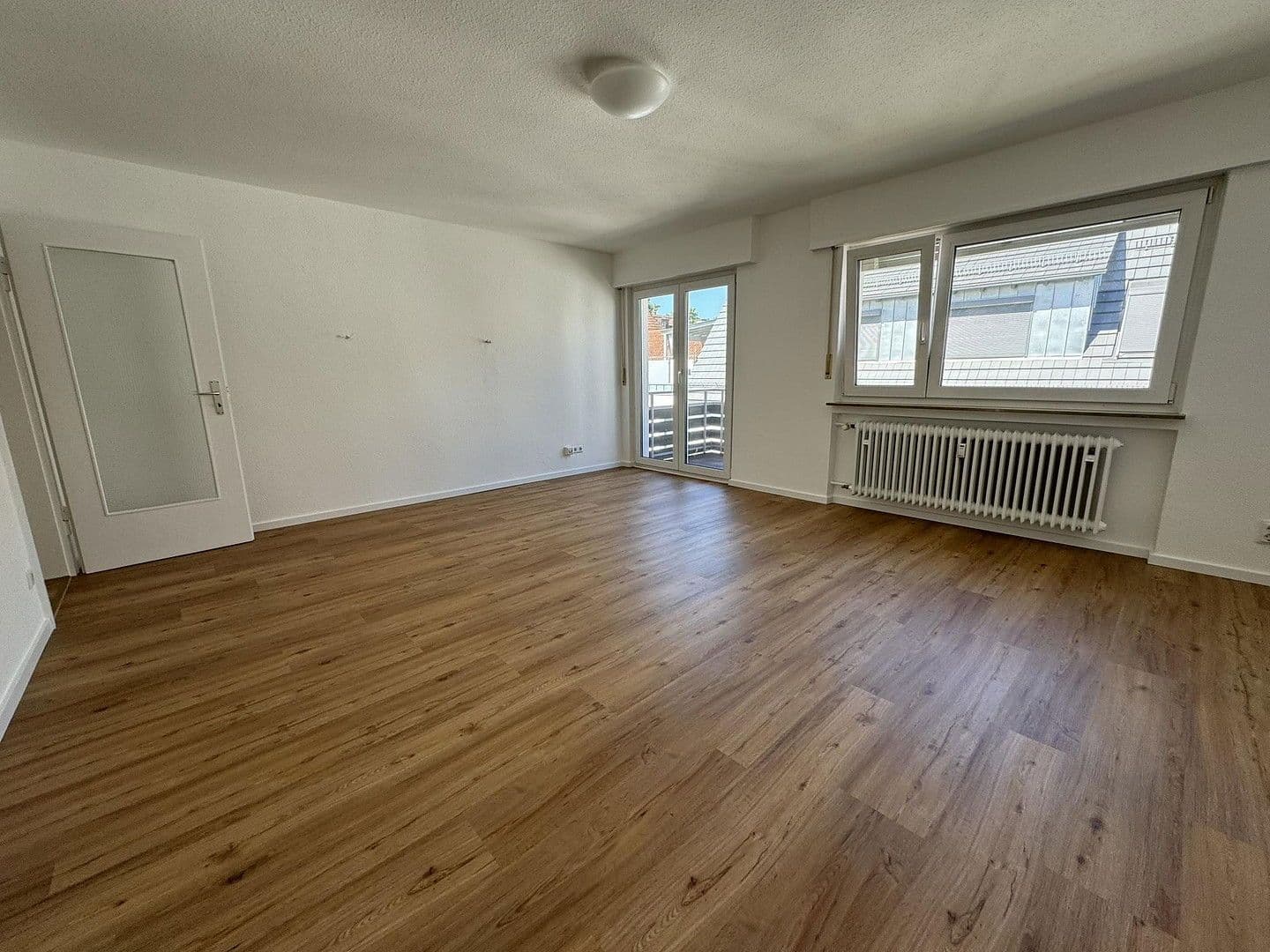 Pronájem bytu 3+1 72 m², Stuttgart, Bádensko-Württembersko Pronájem bytu 3+1 72 m², Stuttgart, Bádensko-Württembersko