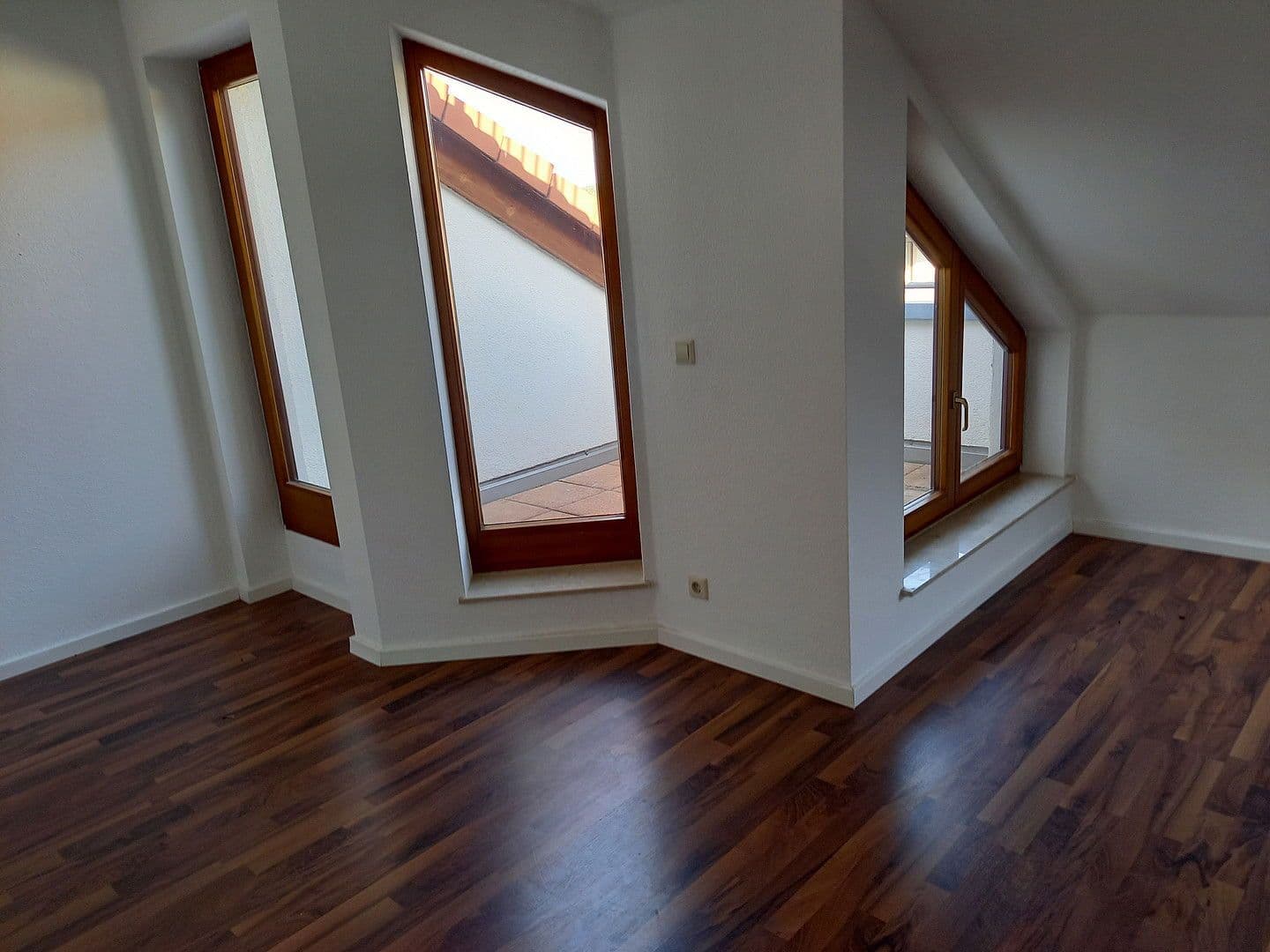 Pronájem bytu 2+1 50 m², Gerlingen, Bádensko-Württembersko Pronájem bytu 2+1 50 m², Gerlingen, Bádensko-Württembersko