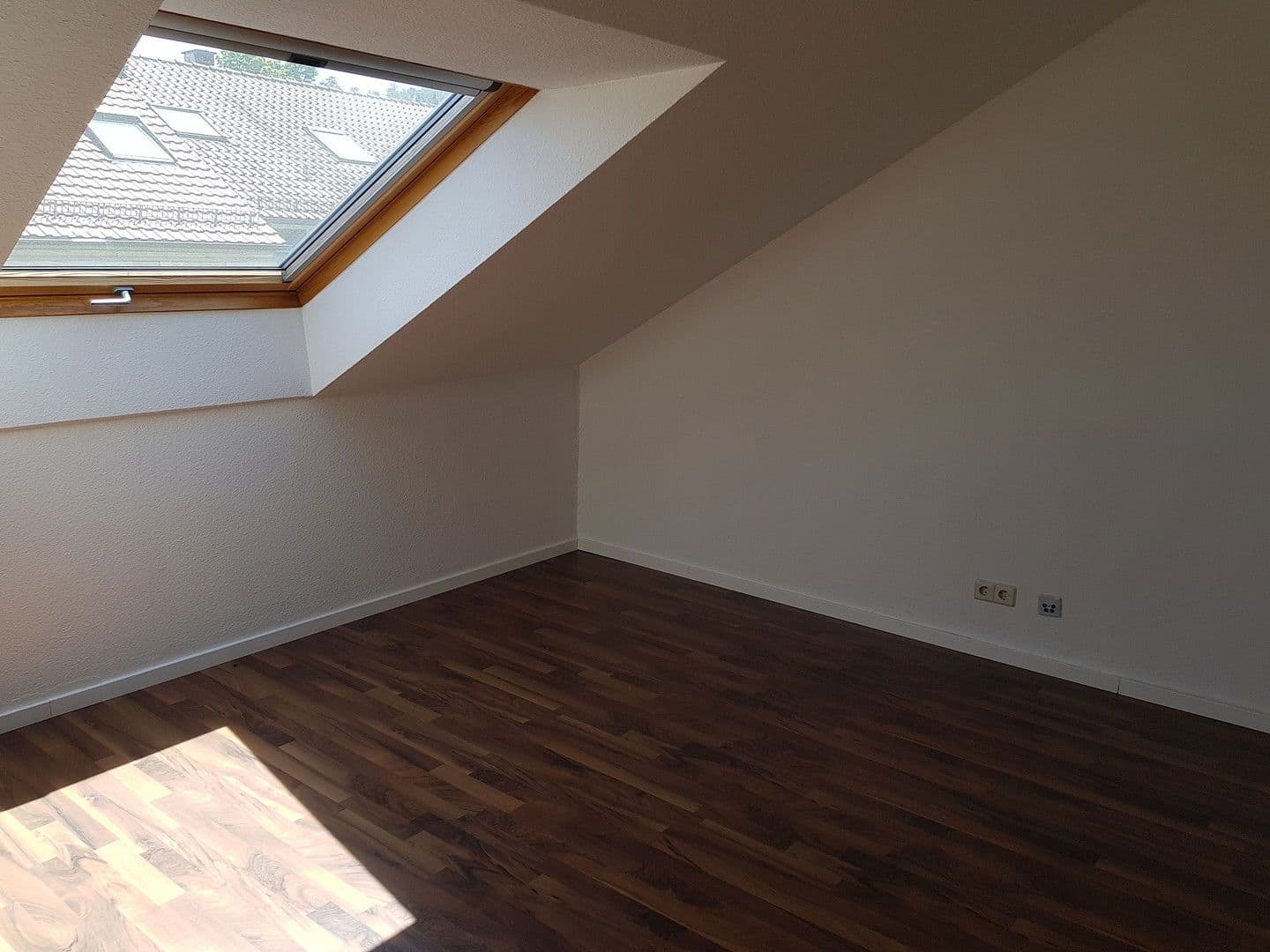 Pronájem bytu 2+1 50 m², Gerlingen, Bádensko-Württembersko Pronájem bytu 2+1 50 m², Gerlingen, Bádensko-Württembersko