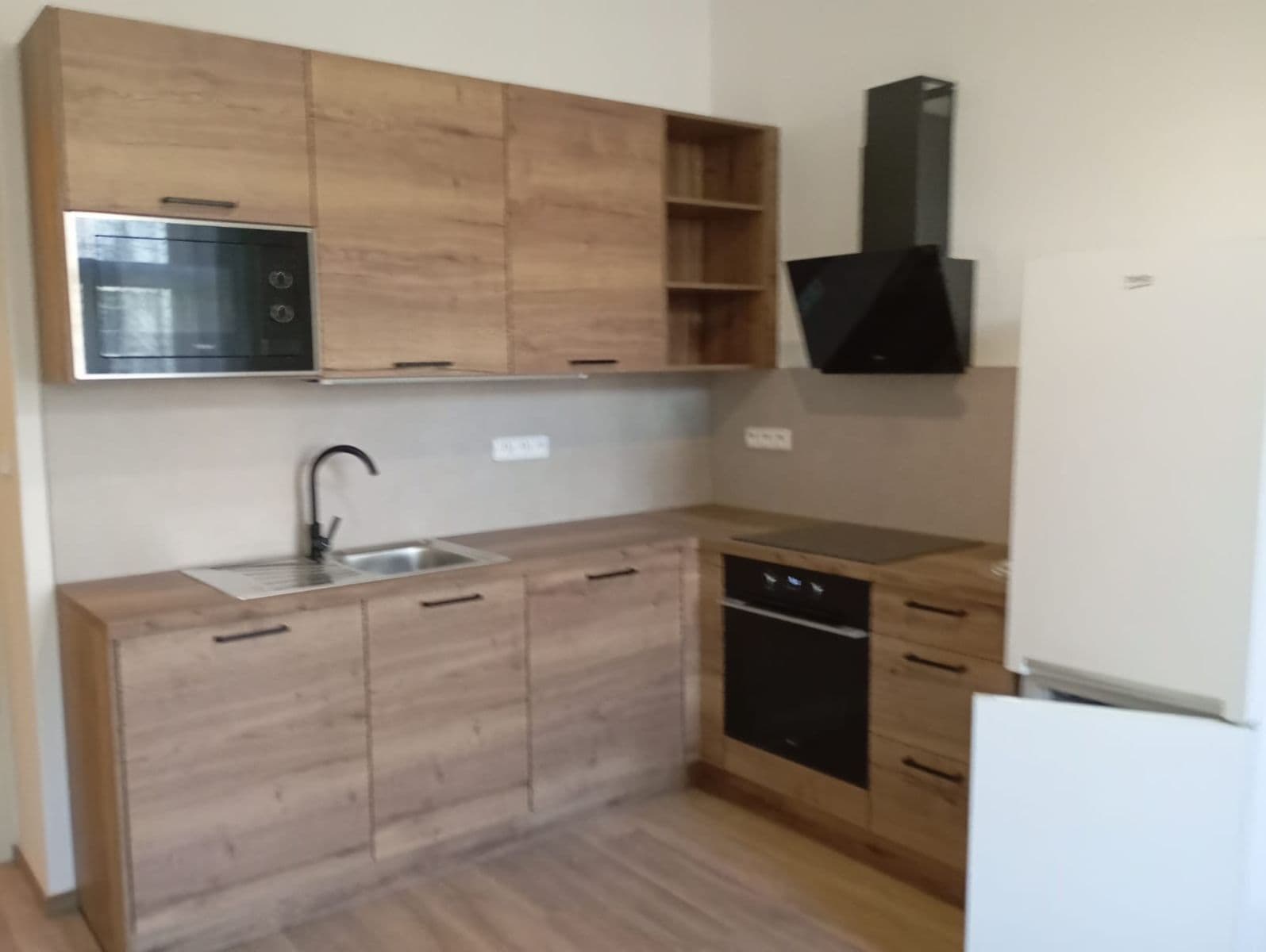 Pronájem bytu 2+1 80 m², Korunní, Praha, Praha Pronájem bytu 2+1 80 m², Korunní, Praha, Praha