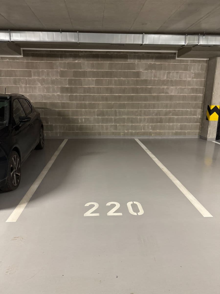 Pronájem garáže 13 m², Kardausova, Praha, Praha Pronájem garáže 13 m², Kardausova, Praha, Praha